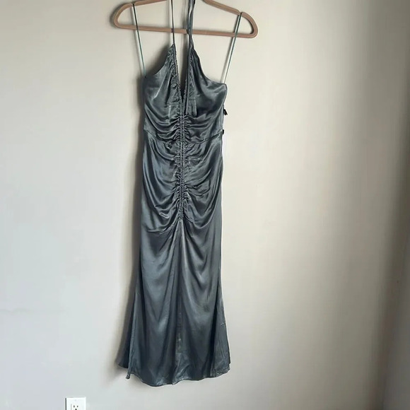 NEW ASTR THE LABEL TOLEDO RUCHED HALTER MIDI DRESS STEEL BLUECOLOR - Picture 2 of 12